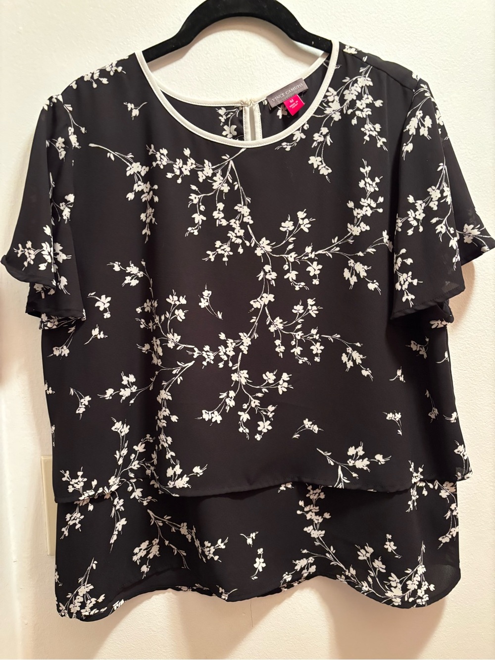 Vince Camuto Black & White Floral Short Sleeve Blouse